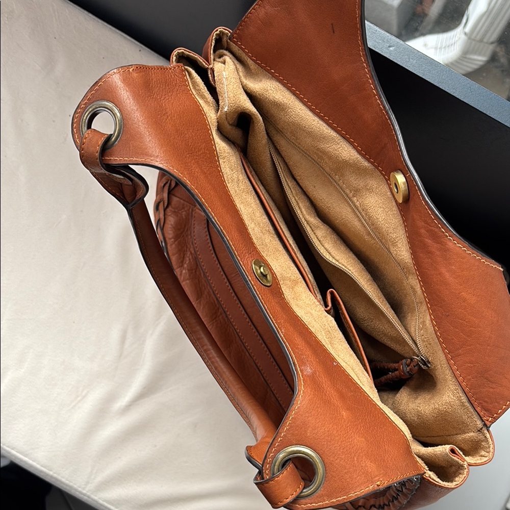 Vintage Stylish Tan Leather Women's Bag - Picture 2 of 3